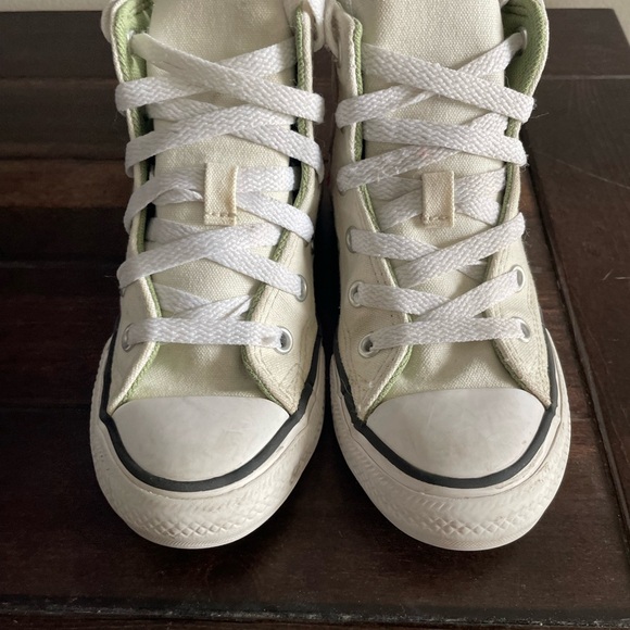 Converse Cream High-Tops with Floral and Bee Design - Picture 2 of 7